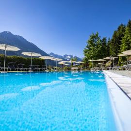 Wellness-Aparthotel Montana, hotel u gradu Klajnarl