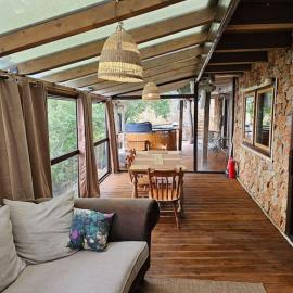 Hobbit house Beli, Hotel in Beli