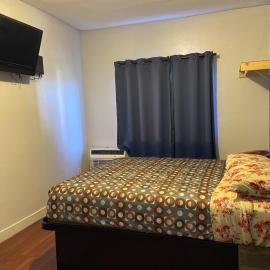 Unity Hotel - No Parking & Rooms Are Upstairs, hotel a Long Beach