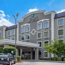 Quality Inn & Suites Chattanooga West near Lookout Mountain