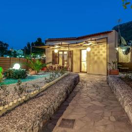 Rena's Rustic retreat
