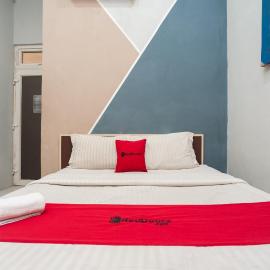 RedDoorz near Binus Anggrek 2, hotel in Jakarta