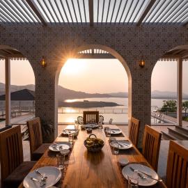 Lake Arches by StayVista - 4BHK Villa with Infinity Pool & Alfresco Dining
