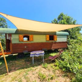 La Roulotte du Coustal, Climatisé, hotel a Cajarc
