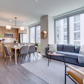 Stylish Condo at Clarendon with Rooftop Views, hotel v destinácii Arlington