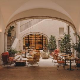 Hotel Palau Fugit, hotel v Gironi