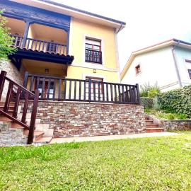 Chalet adosado en Ribadesella, hotel in Ribadesella