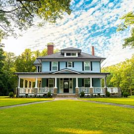 Beautiful Home Located In Norcross, hotel in Norcross