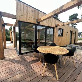Luxury Lodge with Beach View, hotell i Well