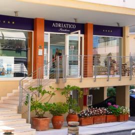 Residence Adriatico, hotelli kohteessa Gabicce Mare