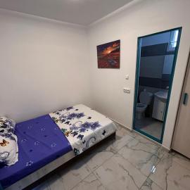 Locuință privată la mare, hotel a Schitul