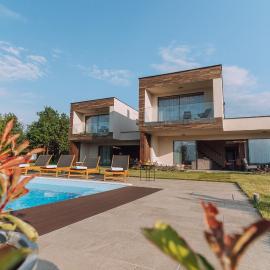 Iris Croatica K - superior apartment with shared pool, awarded BEST APARTMENT IN CROATIA 2024, hotel a Oroslavje