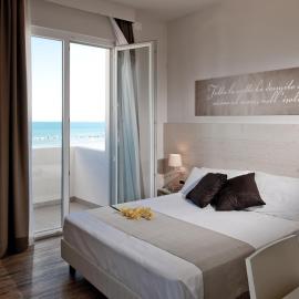 Hotel Universal, hotelli kohteessa Senigallia