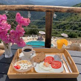 Hotel Almejí, hótel í Benadalid