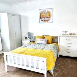 Spacious 5BR house sleeps 10 – hotel w Nottingham