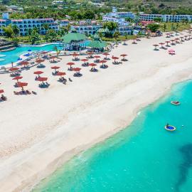 Jolly Beach Antigua - All Inclusive، فندق في Bolans