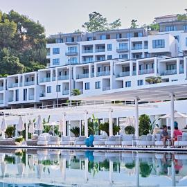 Azar Luxury Suites, hotel in Vlorë