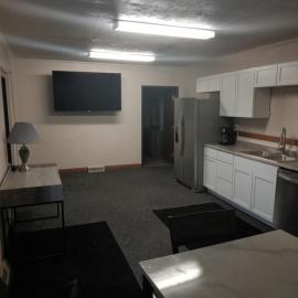 E. Michigan Walk Up Furnished 2 Bedroom APT, hotel em Lansing