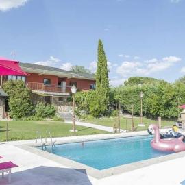 La Pedriza LA CASA DEL GALAPAGAR, hotelli kohteessa Galapagar