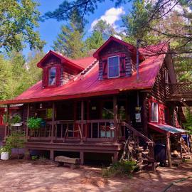 Chalet en bois rond Mauricie, hotel in Saint-Alexis-des-Monts