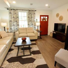 Comfy Cherry Blossom Townhouse Easy DC Access