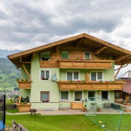 Viesnīca Panoramahotel Stocker pilsētā Prugerna