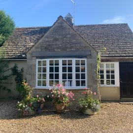 The Cottage Hankerton Priory, hotel a Hankerton