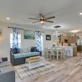 Walk to Gulf: Ocean-View Home in Crystal Beach!