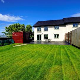 Aurora - Self Catering, Kirkwall, Quiet Location with Luxury Hot Tub