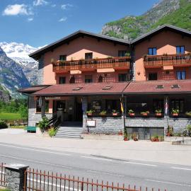 Hotel Ristorante Miramonti, hotel a Val Masino