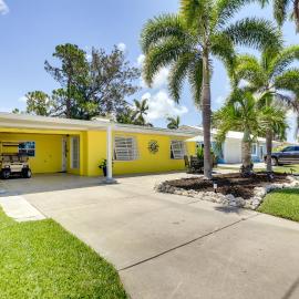 2 Mi to Bradenton Beach: Water-View Home w/ BBQ, hotel in Bradenton
