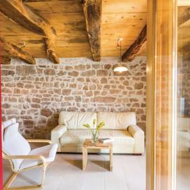 A stone house 'Pojata', hotel em Cista Provo
