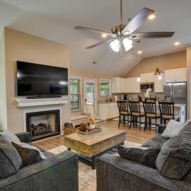 Charming Pendleton Retreat ~ 5 Mi to Clemson!, hotel Clemsonban