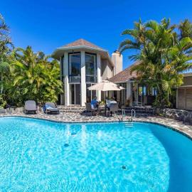 Waterfall House with Ocean Views in Haiku, Maui, hotel in Huelo