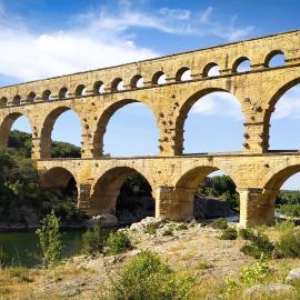 Gite de la tour, au premier étage, proche Nîmes ,Avignon, Arles