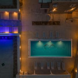 Lithos Suites, хотел в Финикунда