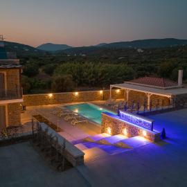 Lithos Suites, хотел в Финикунда