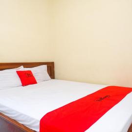 RedDoorz near Candi Sukuh Karanganyar, hotell i Surakarta