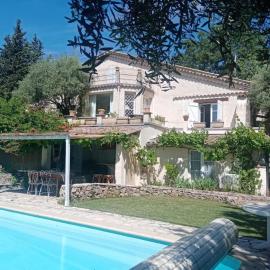 Belle villa de charme avec piscine
