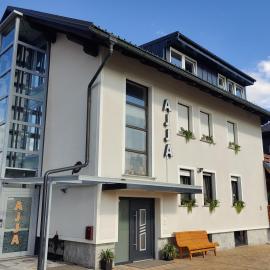 Apartma AJJA, hotel a Šenčur