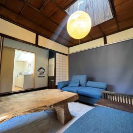 Entire Heritage House -Tenmaya- 1 Group per Day家族や仲間と貸し切りゲストハウス 天満屋、中津川市のホテル