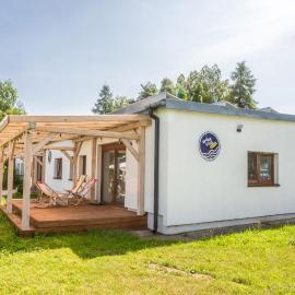 Wake Villa, hotell i Brwinów