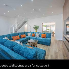 The Old School Sleeps 14, hotel a Lymington