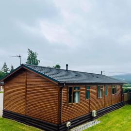Clochnaben lodge, hotel in Strachan