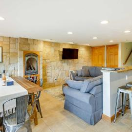 Laconia Home w/ Beach - 1/2 Mi to Weirs Beach, hotel a Laconia