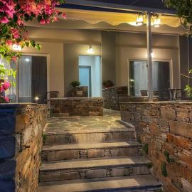 Giasemi apartments, хотел в Каристос