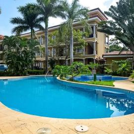 1 Bedroom with pool and walking distance to beach, hotel in Tamarindo