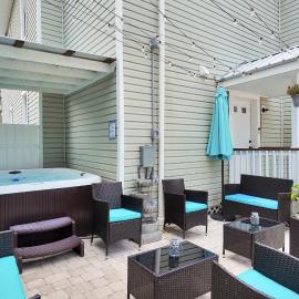 Hot tub- 80's Arcade- Pool table- Historic Downtown- 7 car parking, hotel St. Augustine-ben