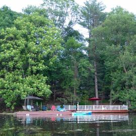 3 Acre Lake Paradise Swimming Pool & Jacuzzi HotTub!, hotel em Hopatcong