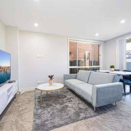 Marsden Park 2 level warm house near Parks, hotel u gradu Marsden Park